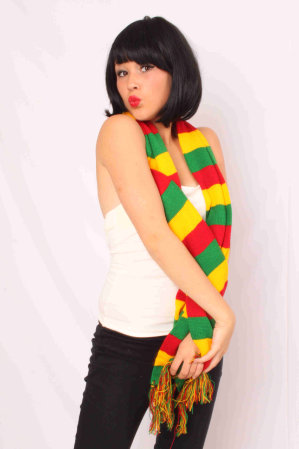 Sjaal gebreid rood-geel-groen